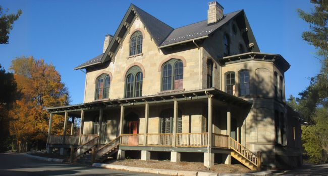 Horton Mansion on the SCCC Campus