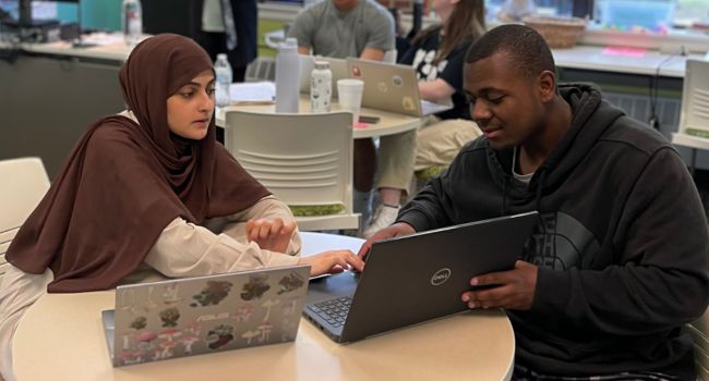 Student receives peer tutoring in the Writing Center at SCCC